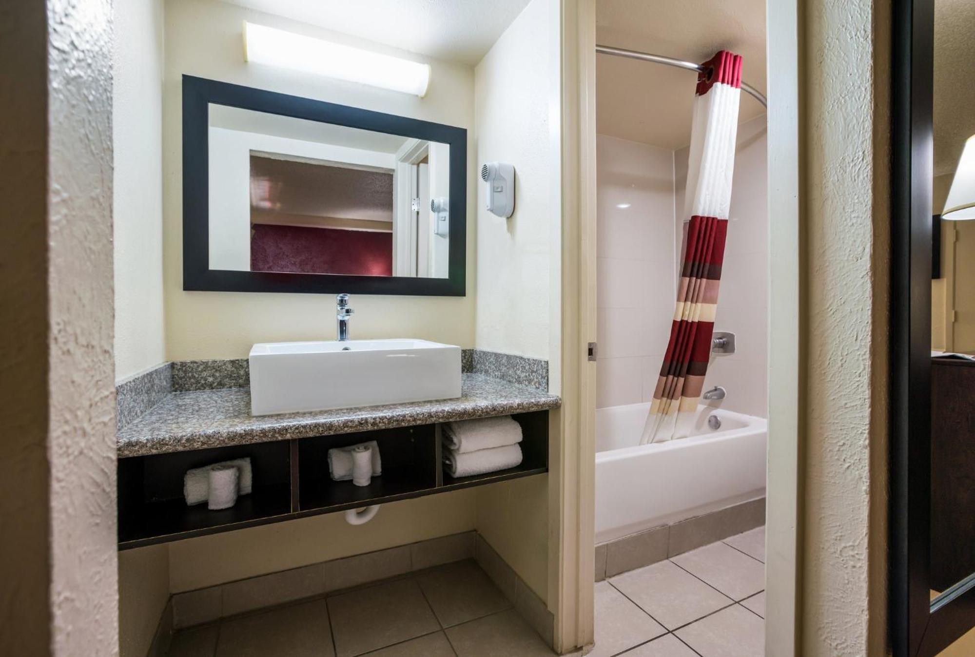 Red Roof Inn North Dallas - Park Central Esterno foto