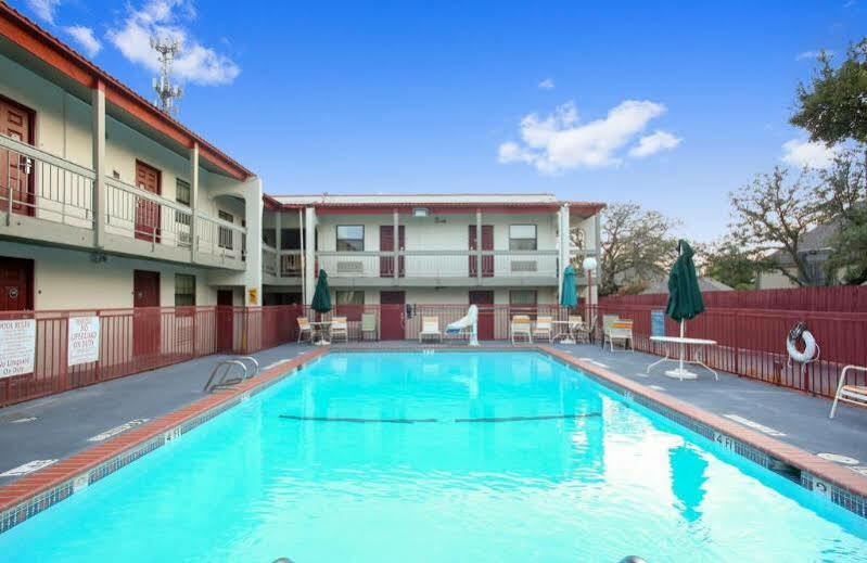 Red Roof Inn North Dallas - Park Central Esterno foto